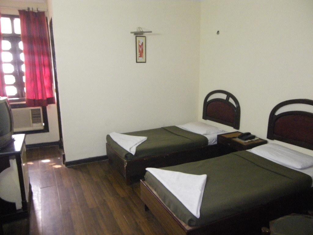 Hotel Metro Continental Delhi  Zimmer foto